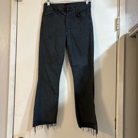 MOTHER Insider Crop Step Fray Faded Black Ankle Cropped 26 Distressed Jeans - Picture 3 of 12